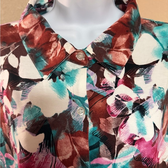 4/$15 LuLaRoe Floral Blouse - Teal, Pink - Picture 2 of 5
